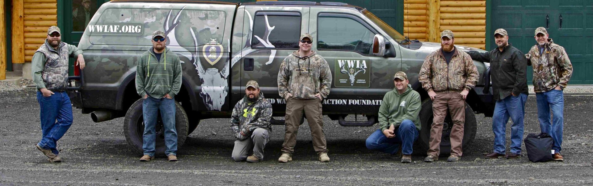 WWIA group photo with car